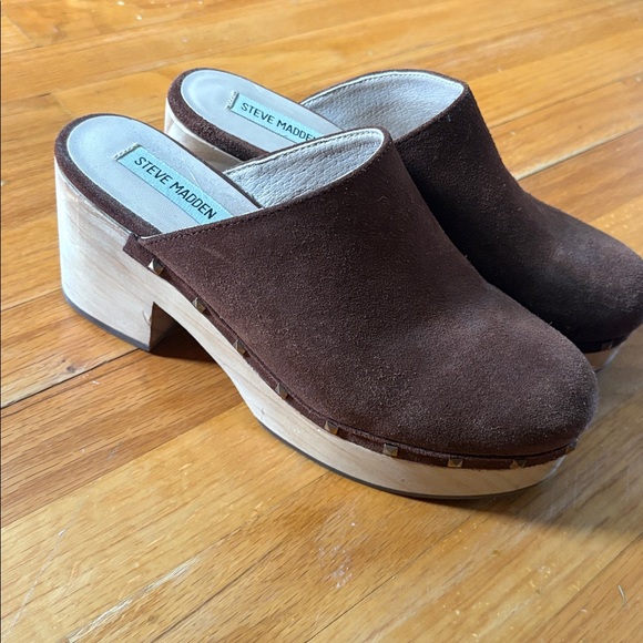 Steve Madden Chocolate Suede Platform Clogs - Picture 1 of 4